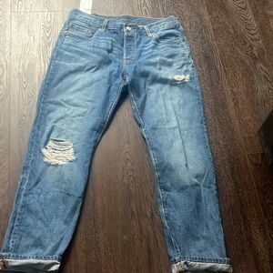 Women’s Levi jeans